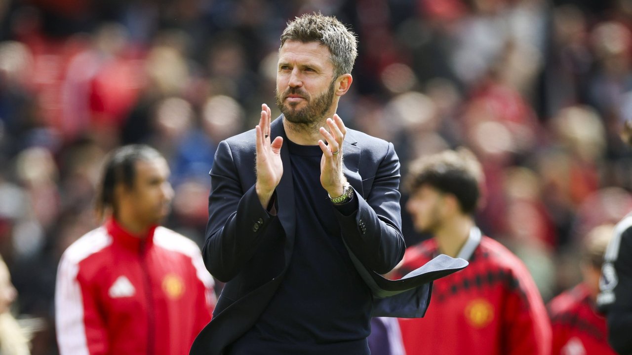 Manchester United Retains Michael Carrick While Evaluating Successors