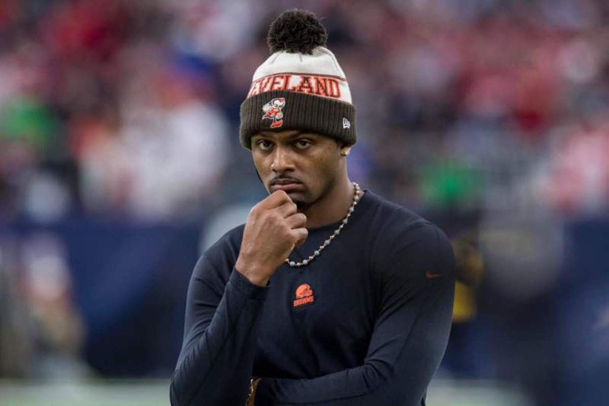 January 13, 2024: Cleveland Browns quarterback Deshaun Watson watches during a Wild Card playoff game between the Cleveland Browns and the Houston Texans in Houston, TX. .. /CSM USA – ZUMAc04_ 20240113_zma_c04_609 Copyright: xTraskxSmithx ©IMAGO/ZUMA Wire