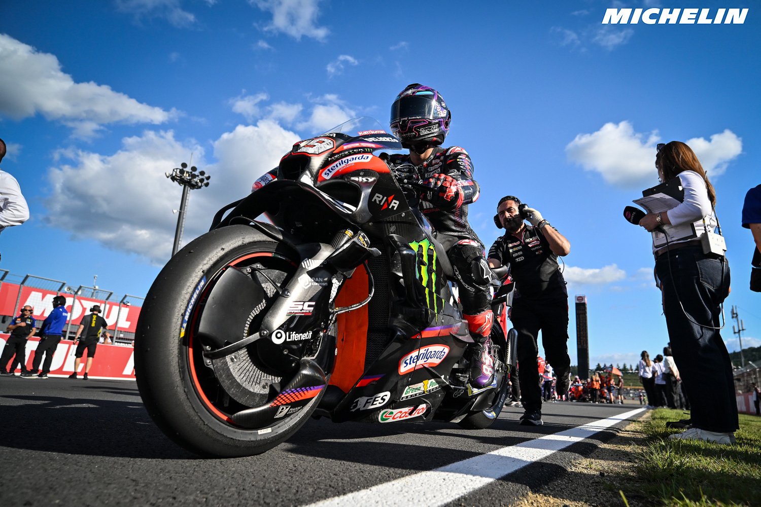 Max Biaggi – « Martin est un peu moins incisif ; ce n’est pas le plus rapide, à mon avis, en ce moment, mais il est un peu plus constant. »