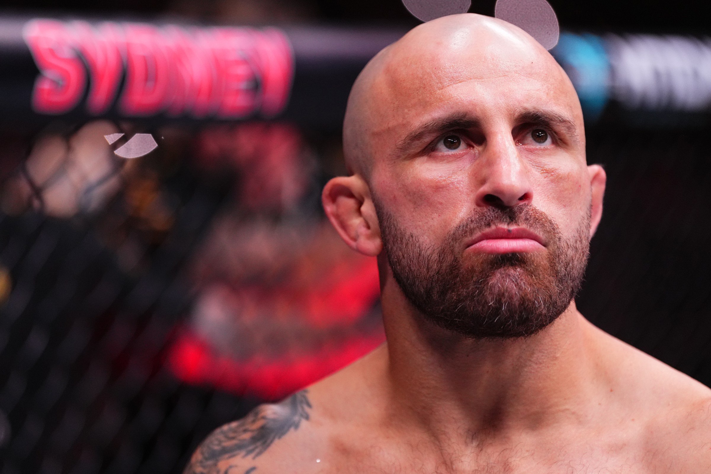 White Open To Volk Vs. Gaethje Superfight