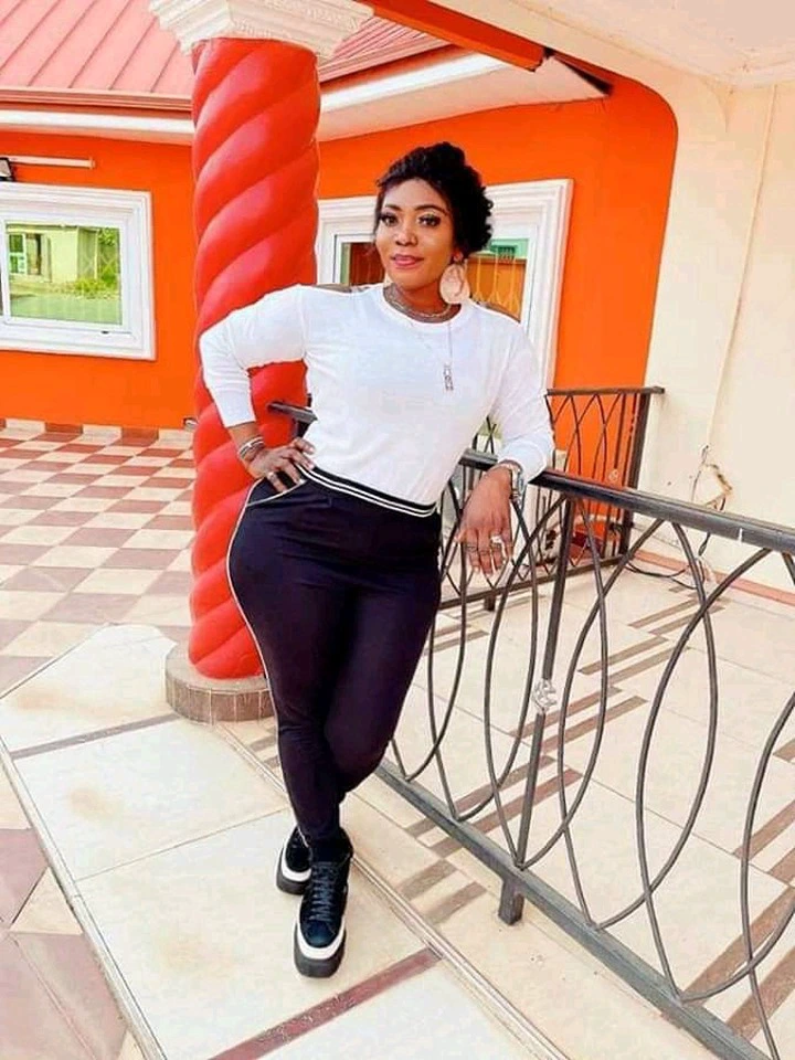 09788a8e6787420e80ba46d163ec51cb?quality=uhq&format=webp&resize=720 Florence Obinim Causing Confusion On Social Media With Her 'Newly Acquired' Huge Shape -[SEE PHOTOS]