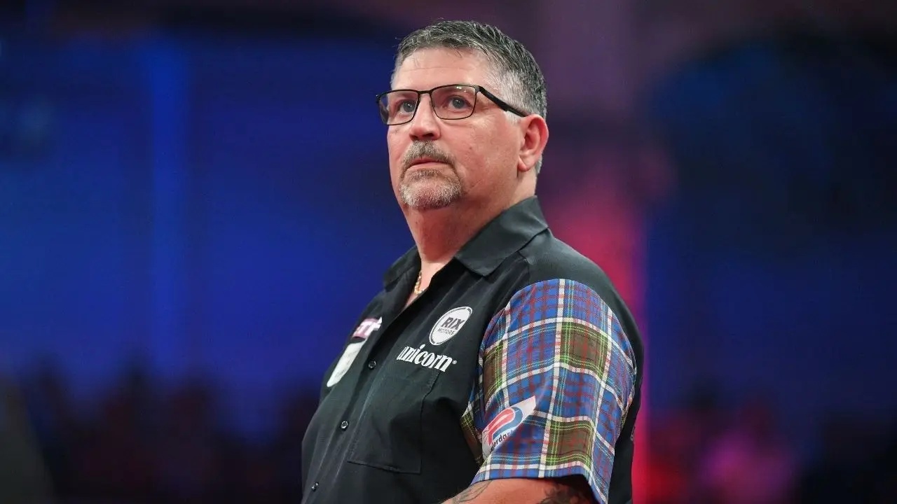 Gary Anderson has key decision to make within weeks to maintain PDC record he's held for seven years