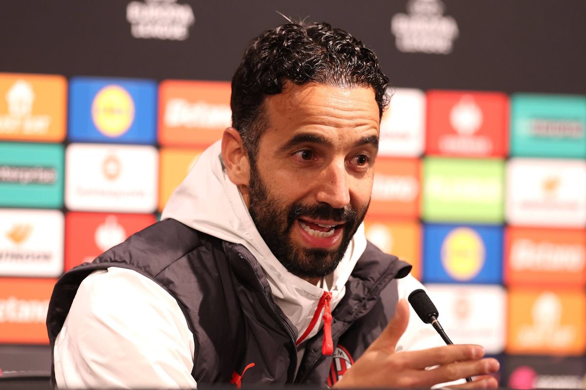 Ruben Amorim speaking at a press conference
