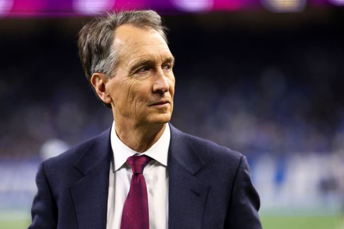 NBC color commentator Cris Collinsworth