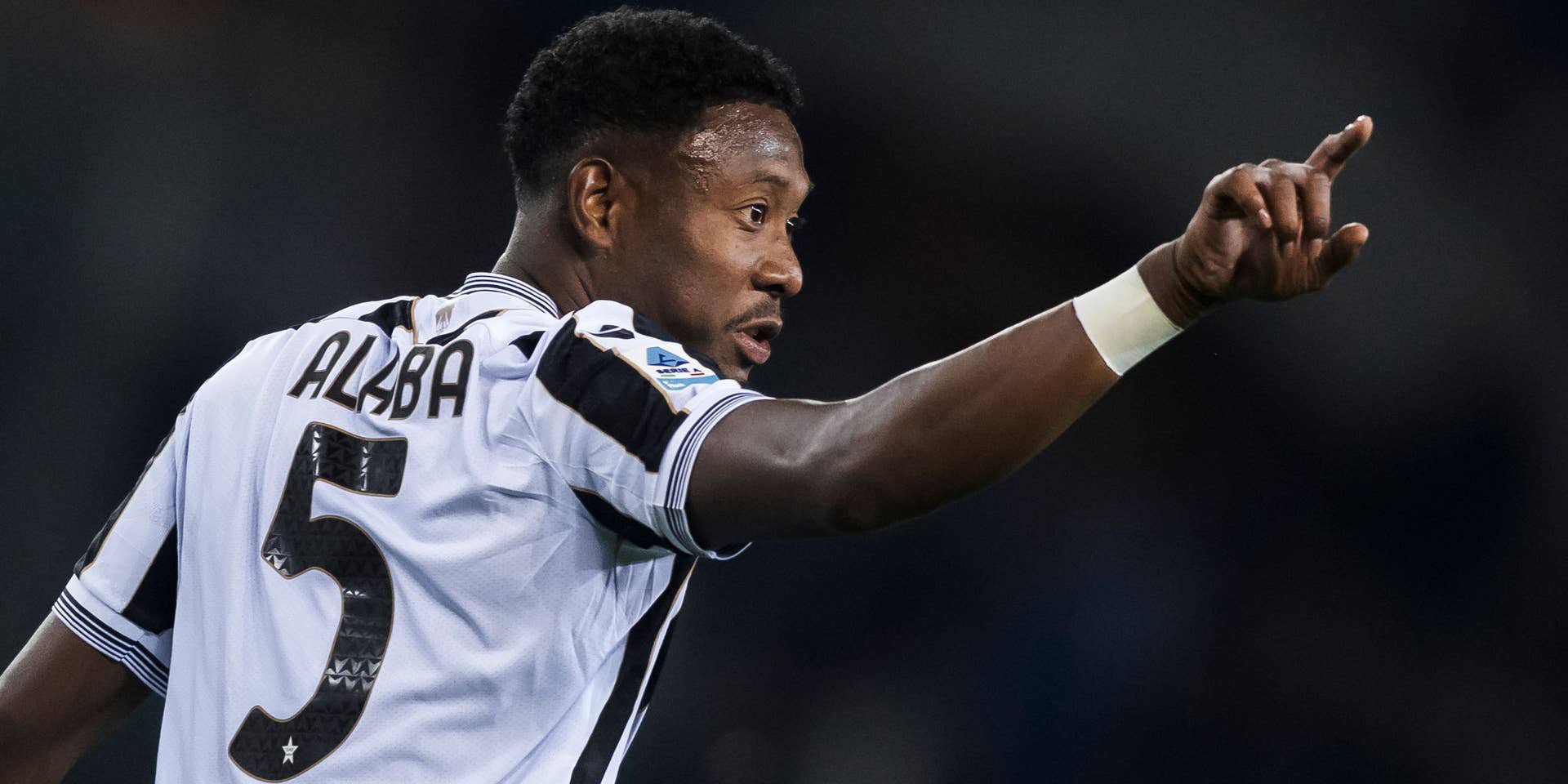 David Alaba erlebt bei Udinese eine bittere Heimpremiere: Nach einer enttäuschenden ersten Hälfte wird der ÖFB-Star zur Pause ausgewechselt.