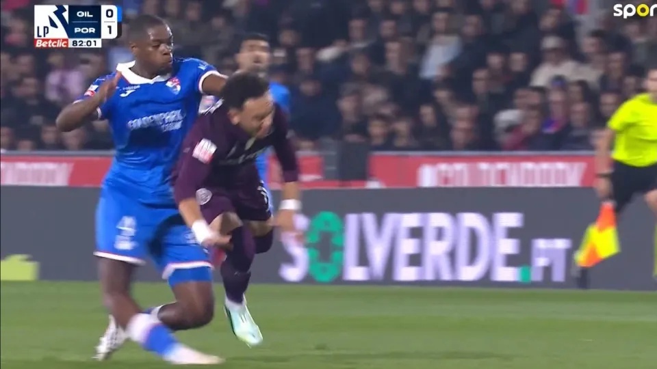 FC Porto beats Gil Vicente 1-0 after Elimbi red card