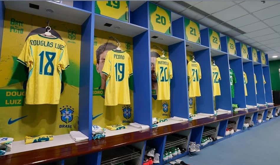 Vestiário do Brasil antes do amistoso com a Índia
