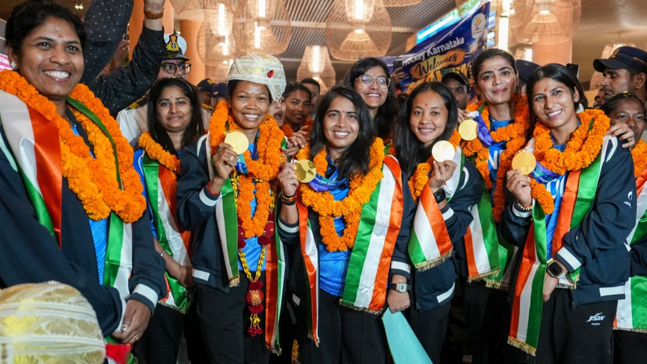 भारत ने एशियन गेम्स में  501 एथलीट भेजे थे, जिनमें से 310 पहली बार हिस्सा ले रहे थे. अब ये खिलाड़ी पीएम मोदी से मिलेंगे. पीएम के साथ इस बैठक में भारतीय एथलीट्स के कोच और सहायक कर्मचारी, भारतीय ओलंपिक संघ के अधिकारी, राष्ट्रीय खेल संघों के प्रतिनिधि और युवा मामले और खेल मंत्रालय के अधिकारी भी शामिल होंगे.(PC-PTI)