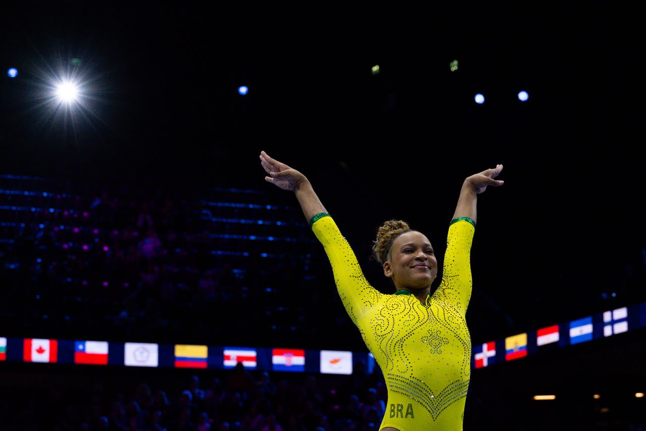 Equipe feminina do Brasil garante finais no Mundial de Ginástica Artística