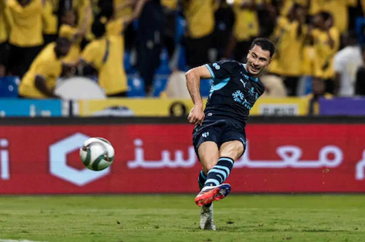 Al-Hilal Beats Al-Qadsiah 3-2 to Claim Saudi Pro League Top Spot: Match Summary and Analysis
