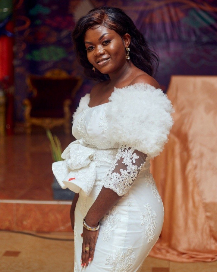 beautiful white lace dresses