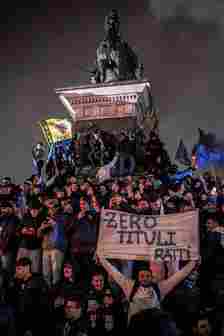 Inter fans gathered in the city square to celebrate