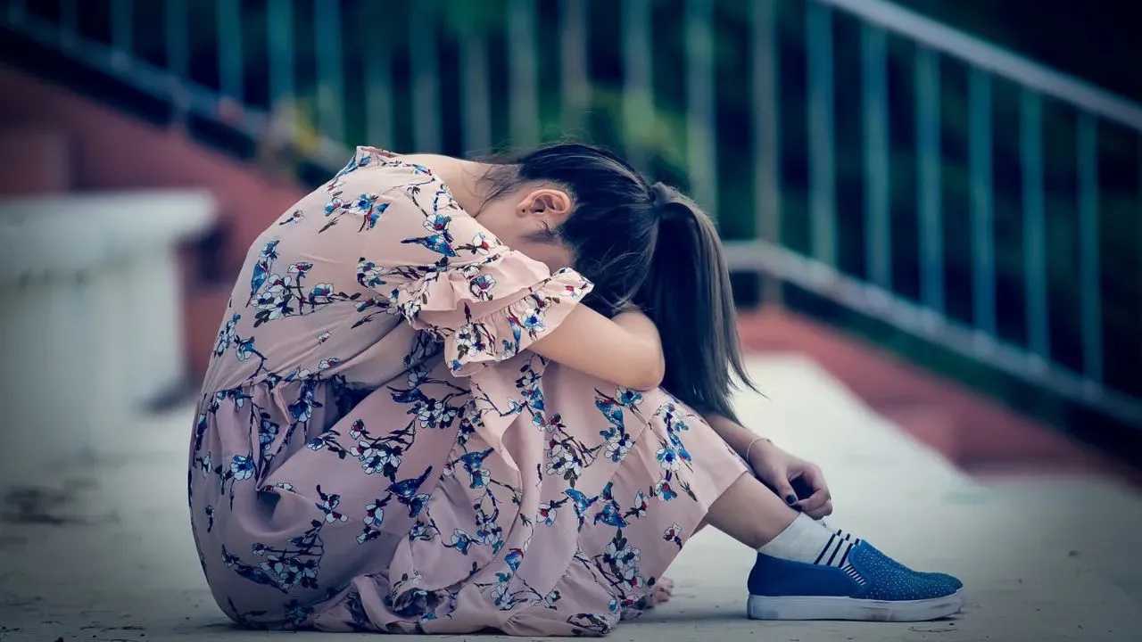 बेटी के पेट में था दर्द, मां ने करवाई जांच तो डॉक्टर बोले- ये तो मां बनने वाली है, महराजगंज में फिर हुआ बड़ी वारदात का खुलासा
