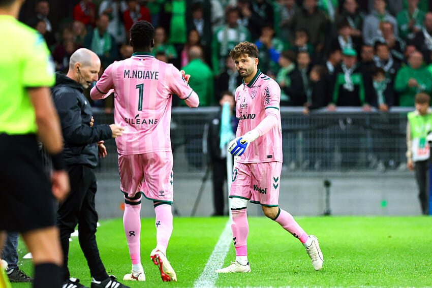 Gautier Larsonneur et Mamour Ndiaye (ASSE)