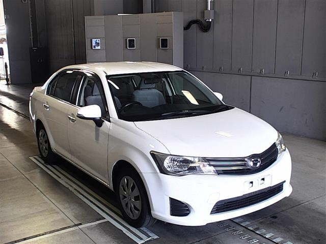 Филдер владивосток. Toyota Corolla Fielder 2014. Toyota Corolla Axio 2015. Toyota Corolla Axio 2014. Тойота Королла Аксио 2014.