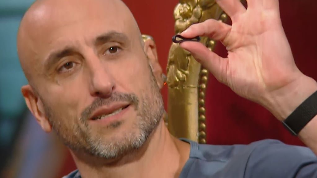 Manu Ginóbili Explains Why He Wears Rubber Ring