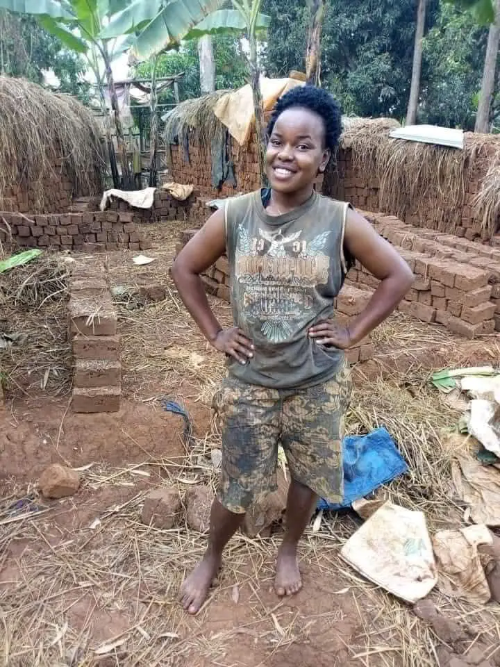 Beautiful Lady Who Use To Make Bricks To Pay For Her School Fees Finally Graduates