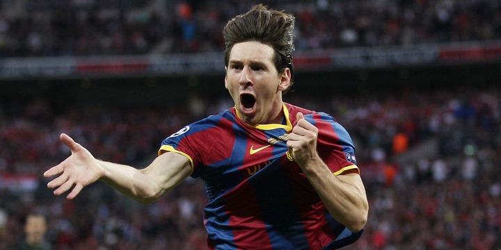 Lionel Messi of Barcelona celebrates scoring vs Manchester United