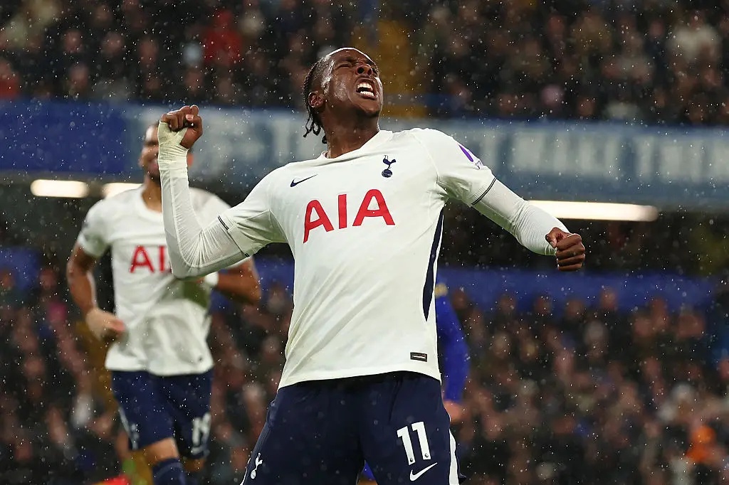 Mathys Tel celebrates scoring vs. Chelsea