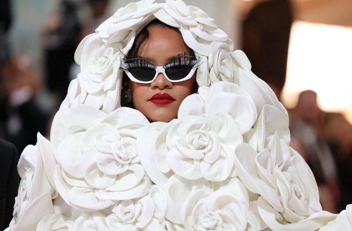 Rihanna's Valentino gown transformed as she walked down the carpet
