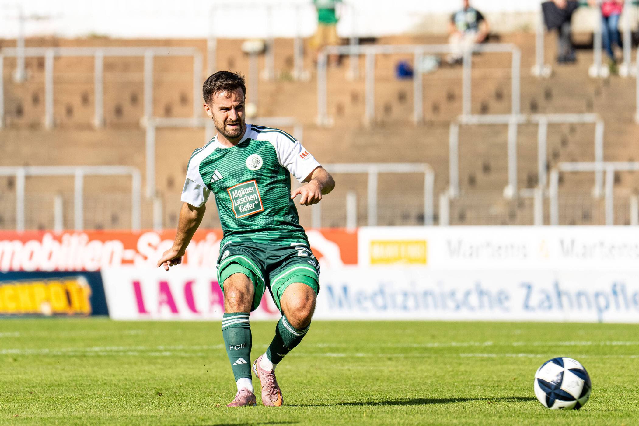 Manuel Feil, hier bei seinem Startelf-Debüt für den FC Homburg beim 1:1 gegen die SG Barockstadt Fulda-Lehnerz, ist der Hoffnungsträger in der FCH-Offensive.  