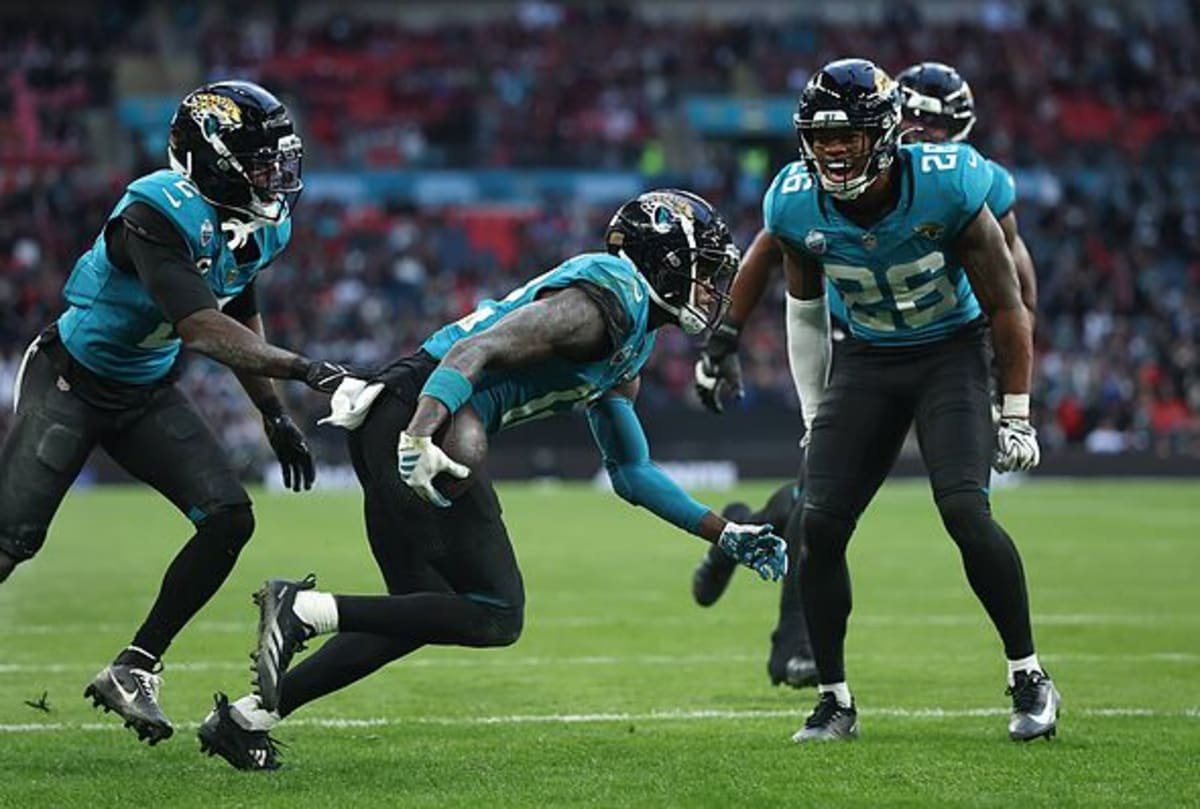 Travis Hunter had an interception immediately after his touchdown, making history