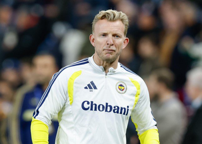 Alamy Live News. 3FTFNTF Birmingham, England, 14th October 2026. Dirk Kuyt assistant coach of Fenerbahce ahead of the Aston Villa vs Fenerbahce UEFA Champions League match at Villa Park, Birmingham. Picture credit should read: Cody Froggatt / Sportimage This is an Alamy Live News image and may not be part of your current Alamy deal . If you are unsure, please contact our sales team to check.