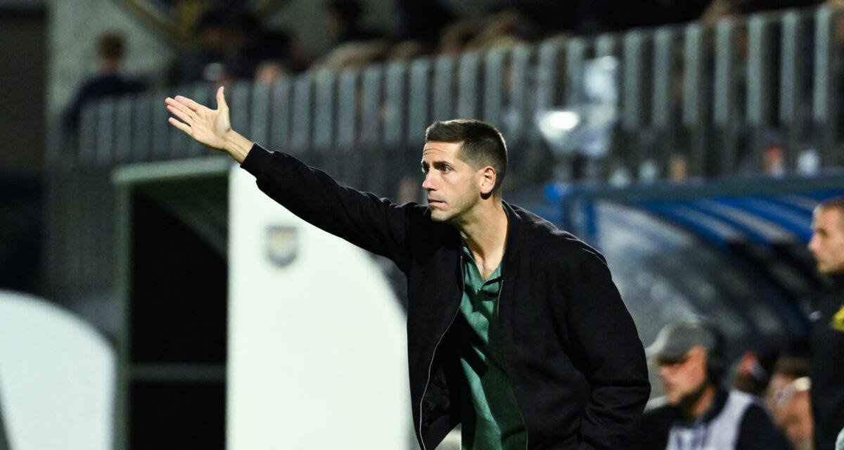 Ligue 2 : Dunkerque confirme le départ d’Albert Sánchez, Pierre Achille Webo propulsé numéro un