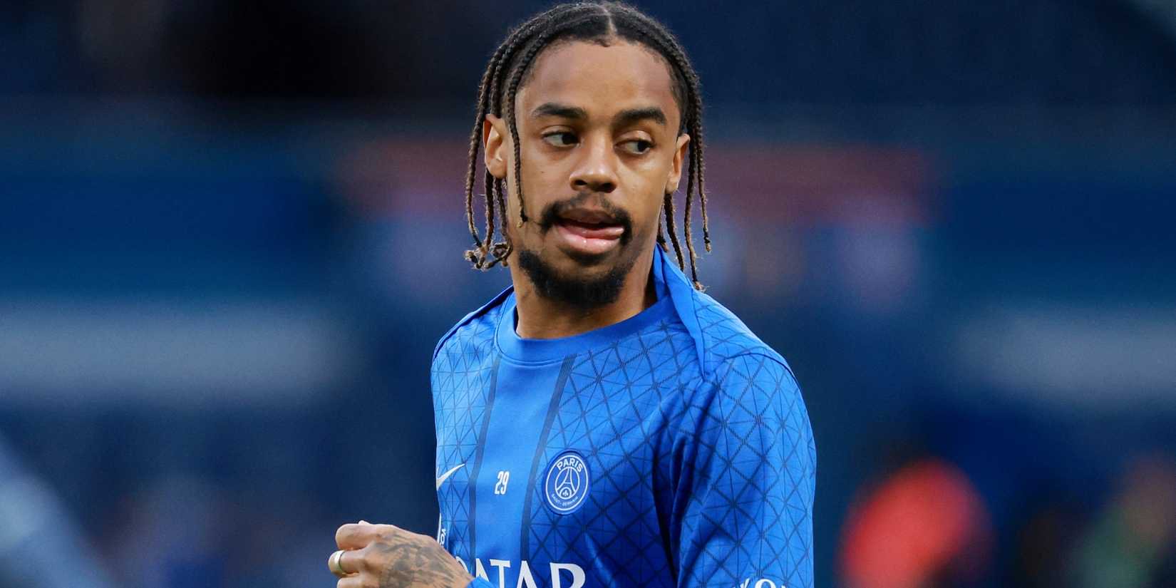 Bradley Barcola warms up before Paris Saint-Germain match