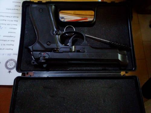 325202180603-ptkwn0y442-police-gun-arrest-1