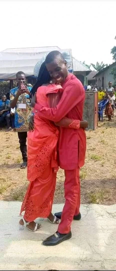 18 years old boy marries his 15 years old girlfriend (photos)