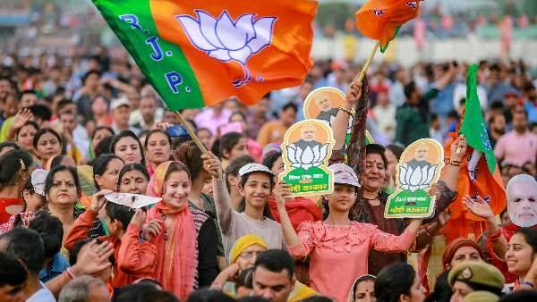  रेखा वर्मा को जगह देकर कुर्मी समाज को साधा 