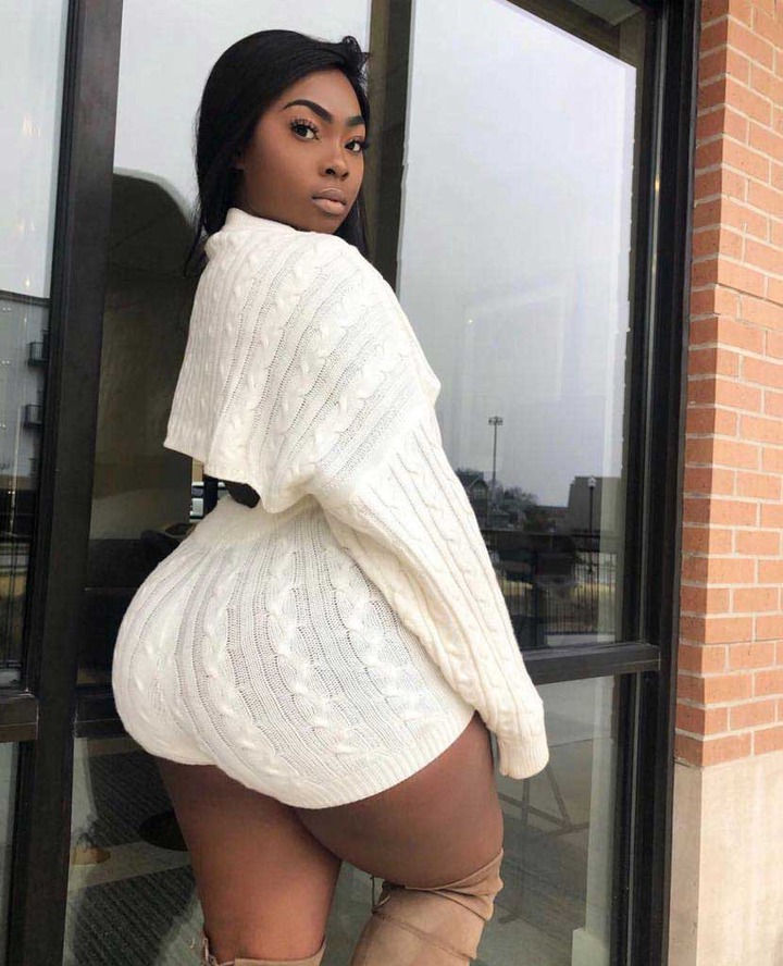 More photos of Ghanaian Slay Queen who was spotted selling dry Fish - GhPage