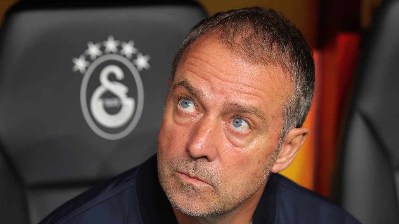 Hansi Flick: Der Trainer des FC Barcelona gewann bei Galatasaray Istanbul mit 4:1.