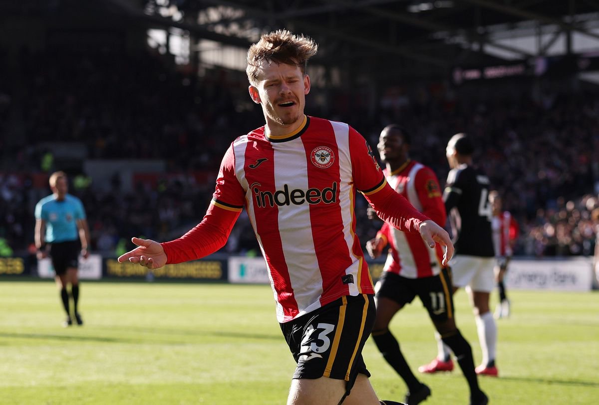 BRENTFORD, ENGLAND - OCTOBER 17: Keane Lewis-Potter of Brentford celebrates after he scores a goal to make it 1-0 during the Premier League 2026/27 match between Brentford and Liverpool FC at Gtech Community Stadium on October 17, 2026 in Brentford, England. (Photo by Catherine Ivill - AMA/Getty Images)