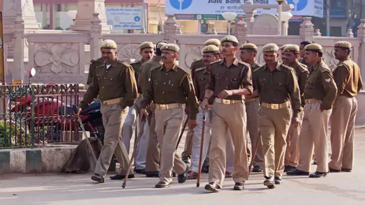 इश्क करने की तालिबानी सजा! विधवा महिला को जूतों से पीटा, फिर बिना कपड़ों के घुमाया, गांव में तनाव कायम