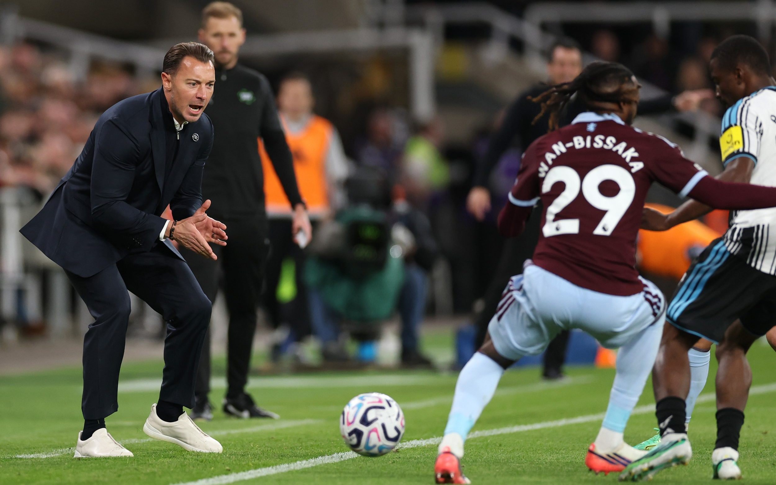 Jaissle encourages from the touchline