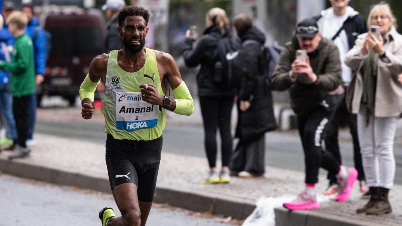 Amanal Petros beim Frankfurt Marathon 2026