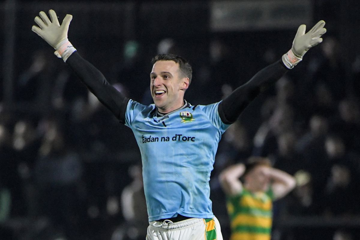Niall Morgan nails the winning kick.