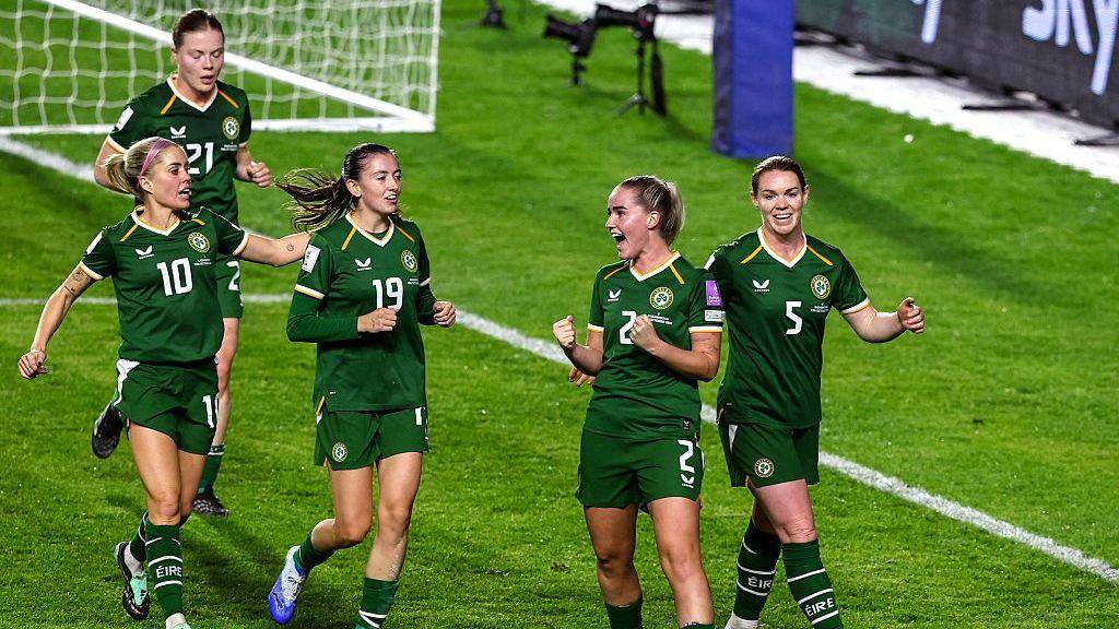 Jessie Stapleton celebrates