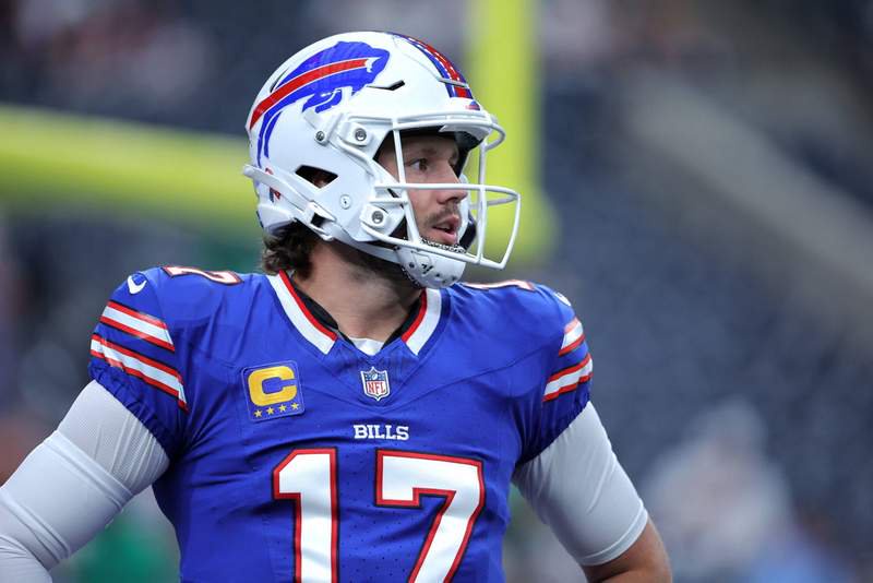 September 13, 2026, Houston, Texas, U.S: Buffalo Bills quarterback Josh Allen 17 warms up prior to the NFL, American Football Herren, USA regular season game between the Houston Texans and the Buffalo Bills at Reliant Stadium in Houston, TX on September 13, 2026. Buffalo won, 36-31. Houston U.S – ZUMAw137 20260913_aap_w137_144 Copyright: xErikxWilliamsx
