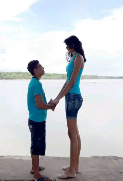 Remember Tallest Girl World, Photos Husband