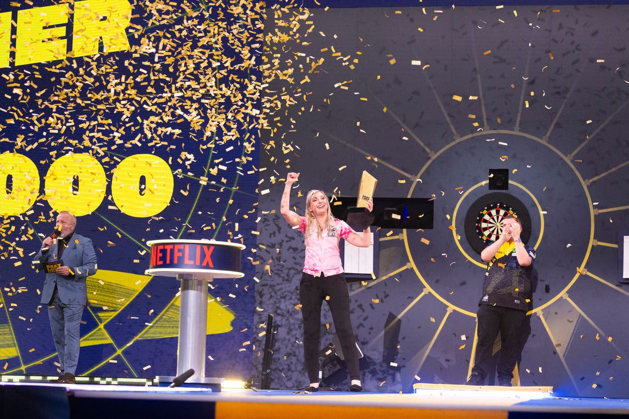 Fallon Sherrock won the Beat Luke Littler event (Tom Dymond/Netflix)