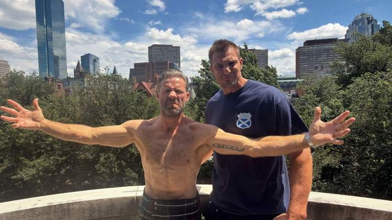 Julian Edelman and Rob Gronkowski host a podcast together.@GRONK/INSTAGRAM