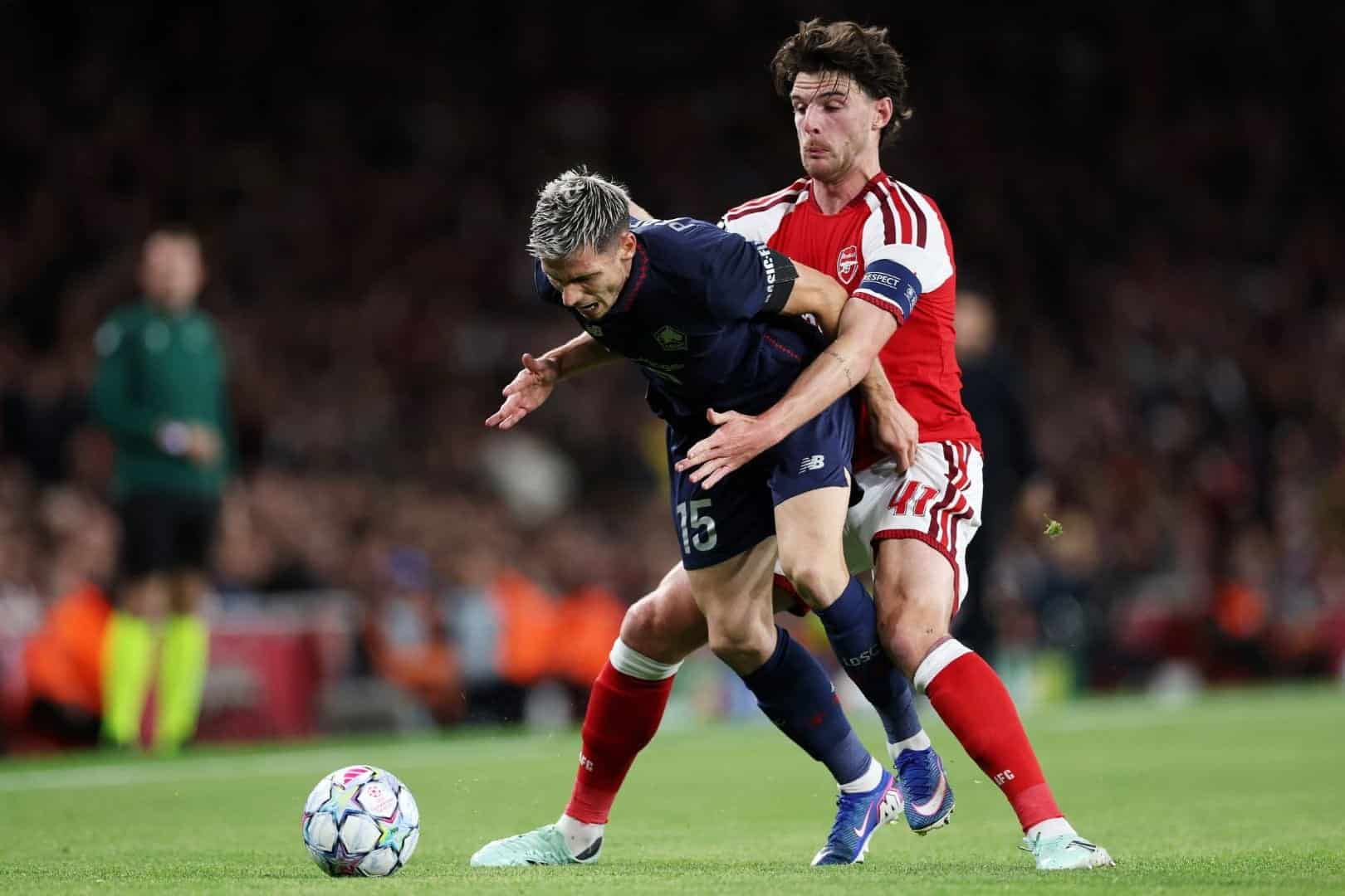 Romain Perraud, latéral du LOSC à l'Emirates Stadium.