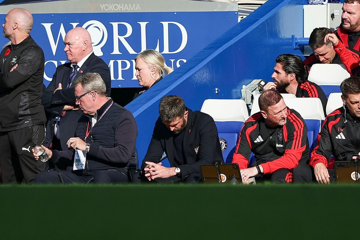 Manchester United manager Michael Carrick reacts during the Chelsea v Manchester United Premier League match at Stamford Bridge