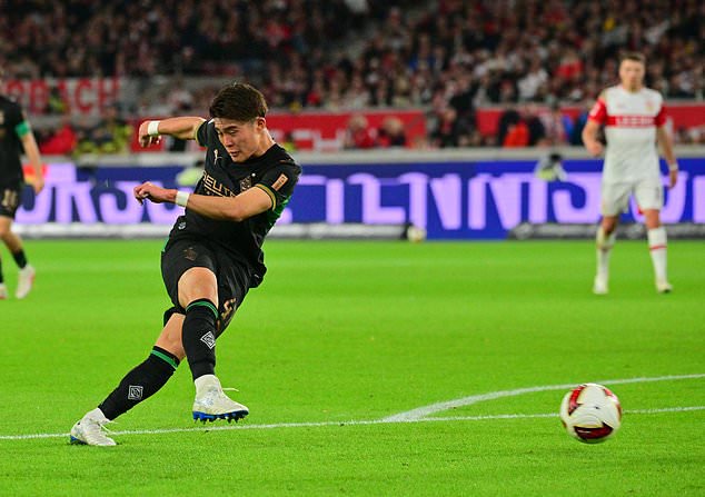 Borussia Mönchengladbach's Zento Uno, of Japan, shoots during the Bundesliga soccer match between VfB Stuttgart and Borussia Mönchengladbach in Stuttgart, Germany, Friday Oct. 23, 2026. (Jan-Philipp Strobel/dpa via AP)