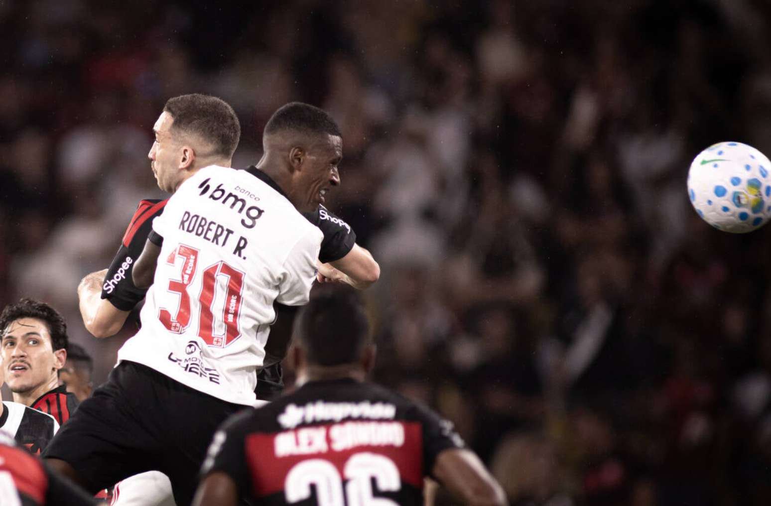Robert Renan recebeu sondagens de clubes europeus –