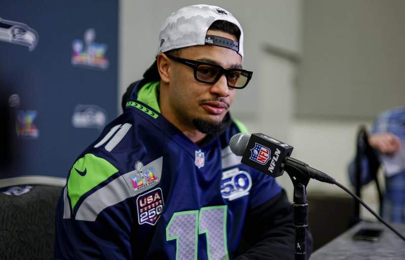 SAN JOSE, CA – FEBRUARY 04: WR Jaxon Smith-Njigba 11 of the Seattle Seahawks answers questions during the Wednesday press conference, PK, Pressekonferenz on February 4, 2026 at the San Jose Marriott in San Jose, CA. Photo by Bob Kupbens/Icon Sportswire NFL, American Football Herren, USA FEB 04 Super Bowl LX Seattle Seahawks EDITORIAL USE ONLY Icon260204042