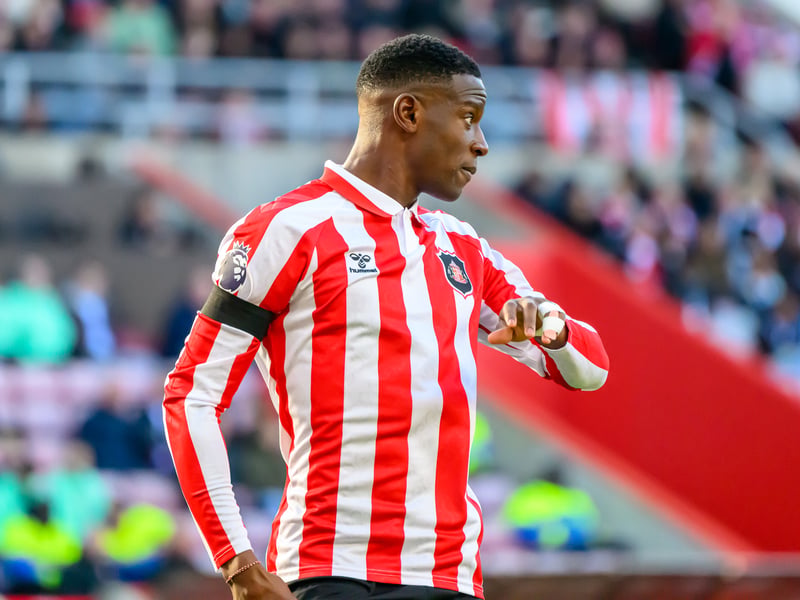 Caught quite high up the pitch on a couple of occasions but it was clear that was Sunderland’s strategy to take risks and press. Won duels and got into good areas, forcing one good save from Lis in the second half. 7
